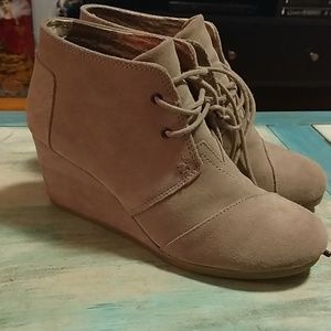 toms kala desert wedge bootie